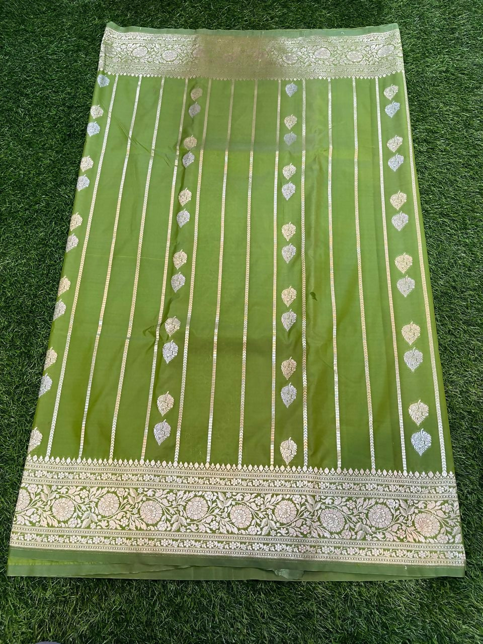 Aanya Sarees Banarsee khaddi saree - Saree