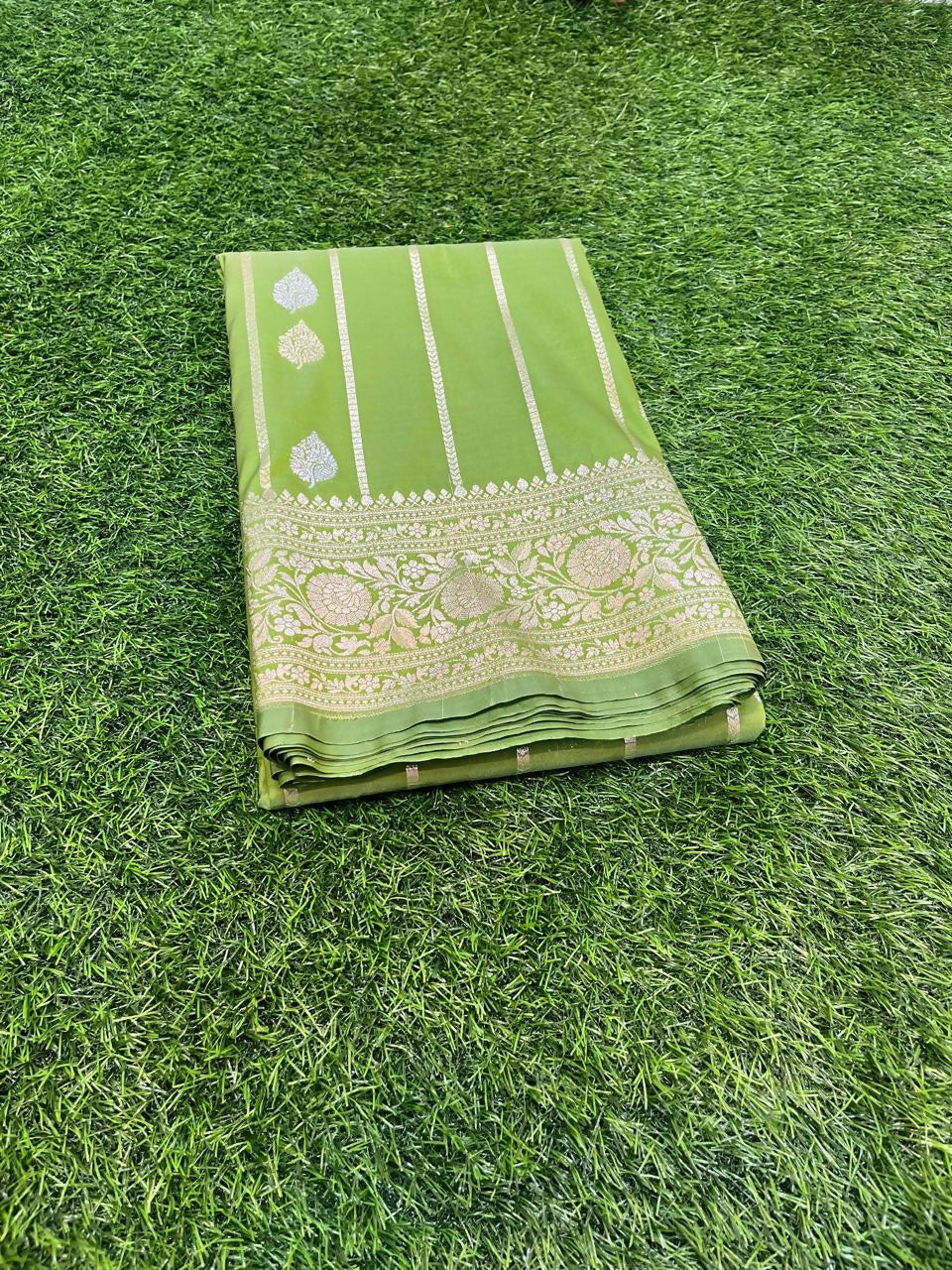 Aanya Sarees Banarsee khaddi saree - Saree